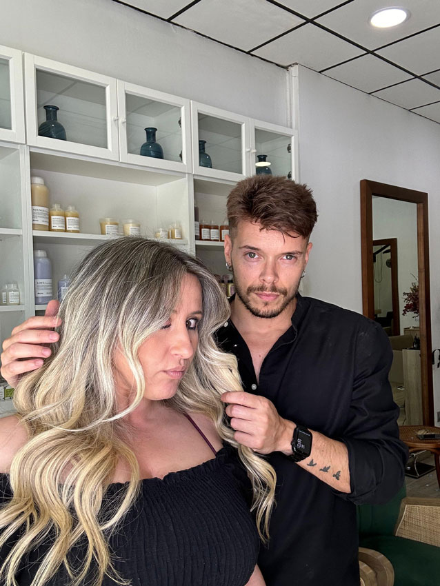 Gabaldón Peluqueros, especialistas en tratamiento de melenas rubias.