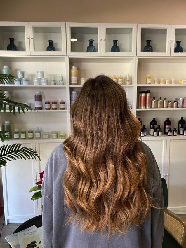 Resultado de una melena morena iluminada en Gabaldón Peluqueros.